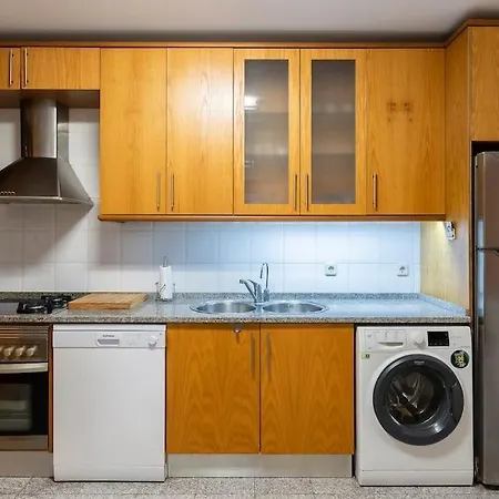 Pereira's Apartment- Free Garage Apartment